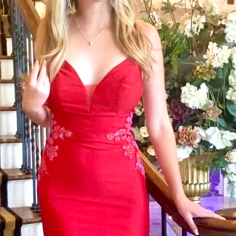 Red Lace Appliqué Evening Gown - Women Dresses